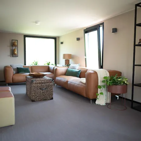 펜션 Special, Compound Group Accommodation, 100 M. From The Sea